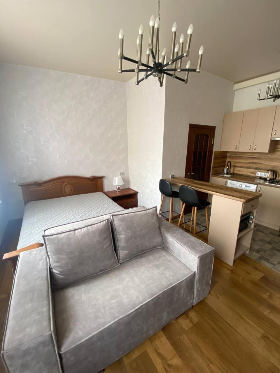 Апартаменти На Вулиці Антоновича Lviv Buitenkant foto